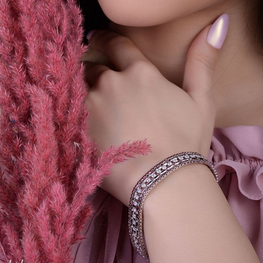 دستبند رنگ نقره ای نگین دار ژوپینگ کد 10176